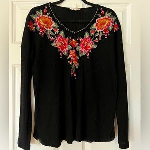 🌹🍁 VICI Floral Embroidered Thermal long sleeve